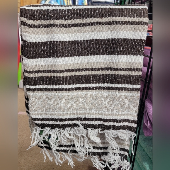 ✨️Free Shipping✨️ Brown Mexican Blanket